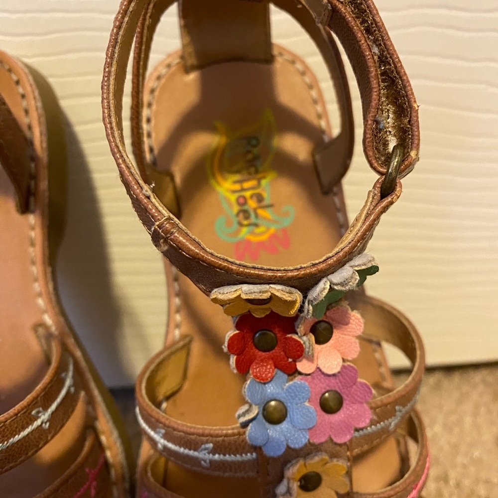 Sandals - Picture 2 of 3